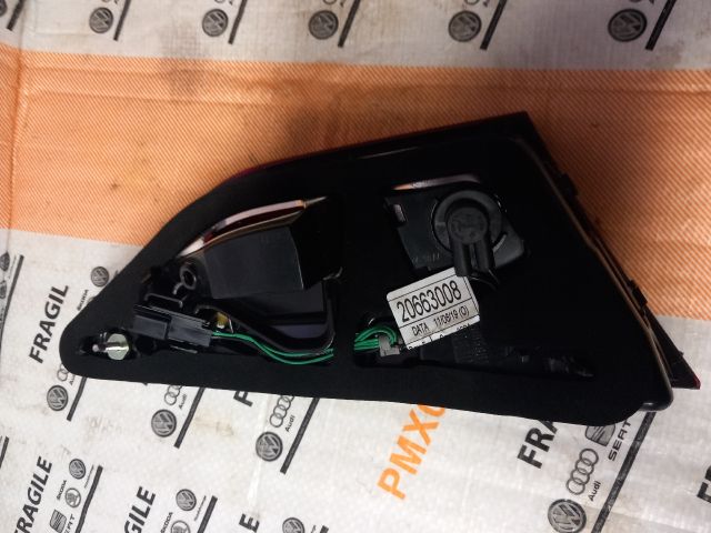 bontott OPEL INSIGNIA B Bal Belső Hátsó Lámpa