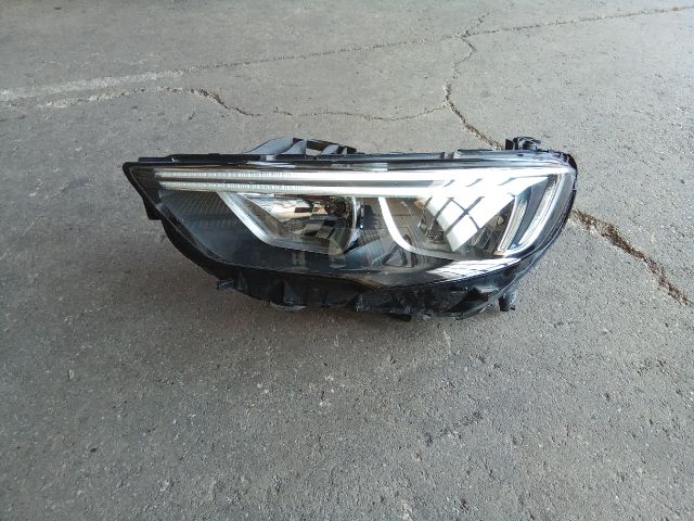 bontott OPEL INSIGNIA B Bal Fényszóró