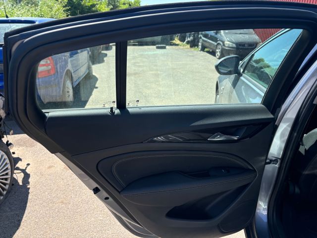 bontott OPEL INSIGNIA B Bal hátsó Ajtó (Részeivel)