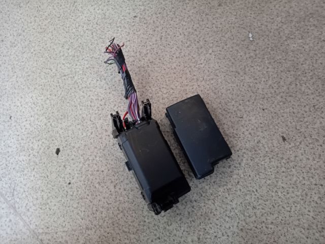 bontott OPEL INSIGNIA B Biztosítéktábla Utastér