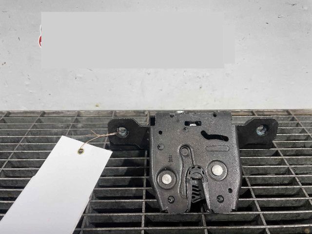 bontott OPEL INSIGNIA B Csomagtérajtó Ütköző