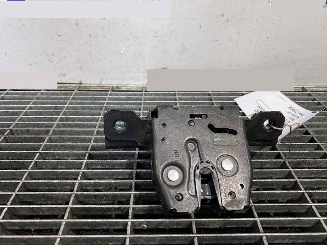 bontott OPEL INSIGNIA B Csomagtérajtó Ütköző