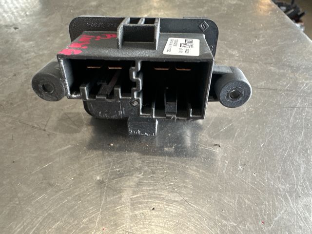 bontott OPEL INSIGNIA B Előtét Ellenállás Fűtőmotor