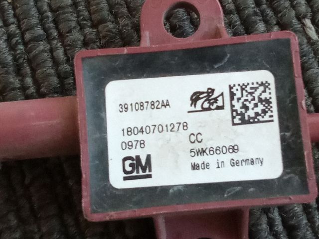 bontott OPEL INSIGNIA B Első Középső Ütközés Érzékelő (Homlokfalon)