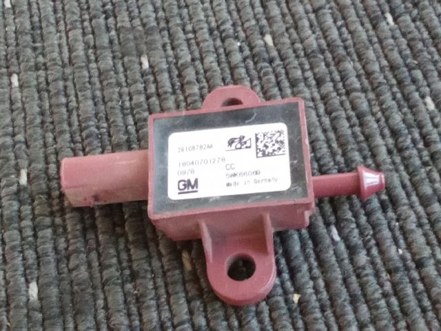 bontott OPEL INSIGNIA B Első Középső Ütközés Érzékelő (Homlokfalon)