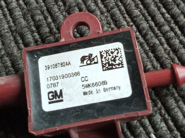 bontott OPEL INSIGNIA B Első Középső Ütközés Érzékelő (Homlokfalon)