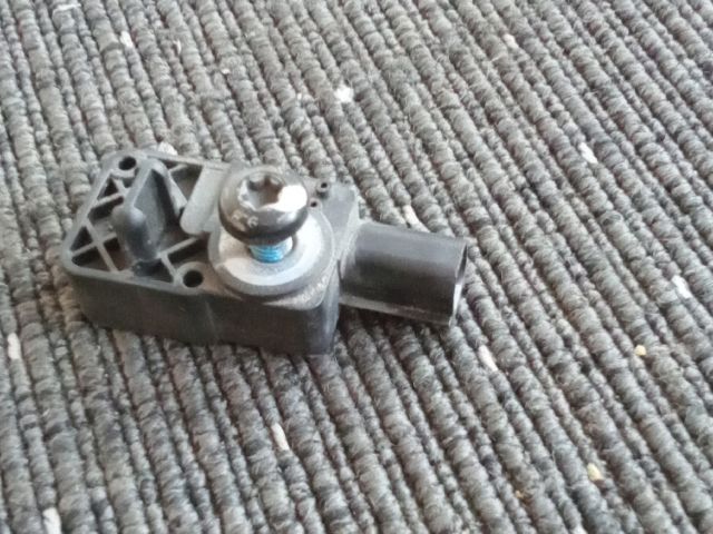 bontott OPEL INSIGNIA B Első Középső Ütközés Érzékelő (Homlokfalon)