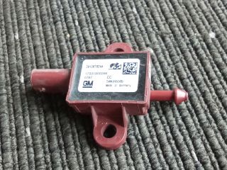 bontott OPEL INSIGNIA B Első Középső Ütközés Érzékelő (Homlokfalon)