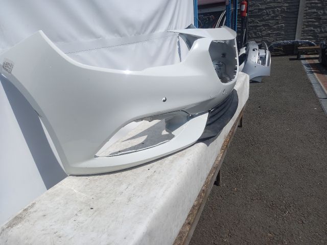 bontott OPEL INSIGNIA B Első Lökhárító (Üresen)