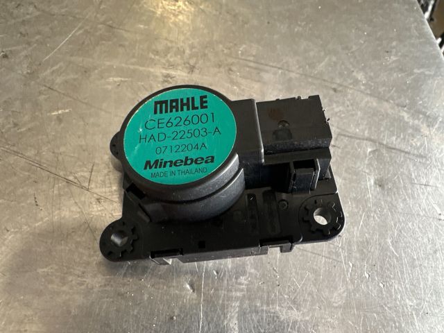 bontott OPEL INSIGNIA B Fűtés Állító Motor