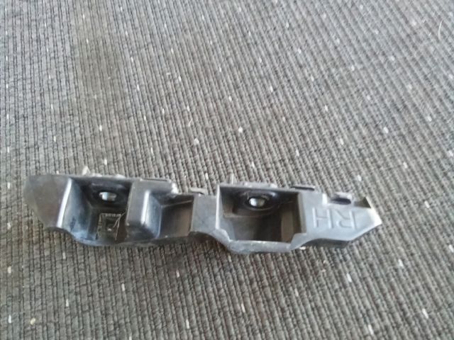 bontott OPEL INSIGNIA B Jobb első Oldal Lökhárító Tartó (Műanyag)