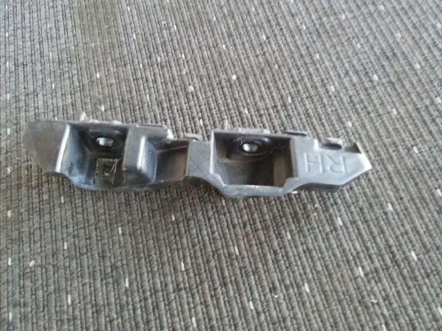 bontott OPEL INSIGNIA B Jobb első Oldal Lökhárító Tartó (Műanyag)