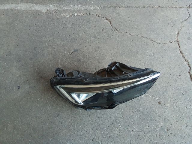 bontott OPEL INSIGNIA B Jobb Fényszóró