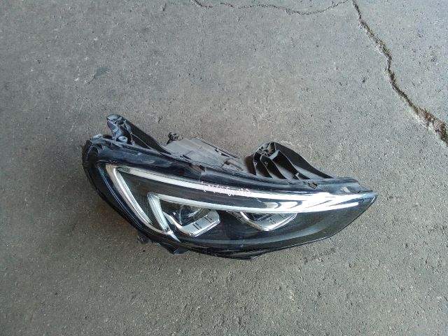 bontott OPEL INSIGNIA B Jobb Ledes Fényszóró