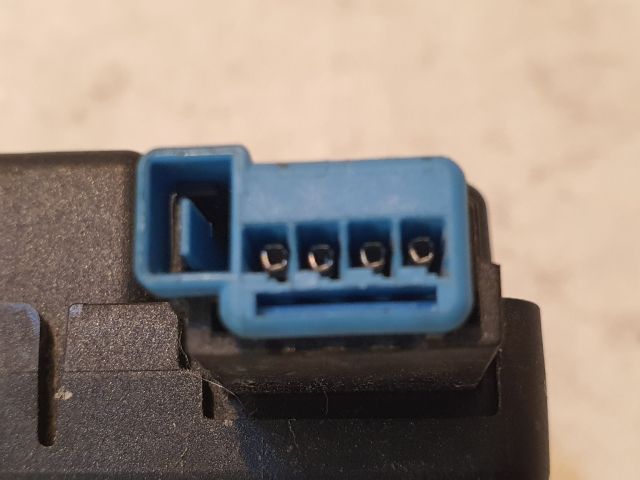 bontott OPEL INSIGNIA B Központizár Elektronika