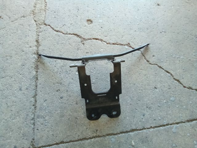 bontott OPEL INSIGNIA B Motorháztető Zár Tartó Konzol