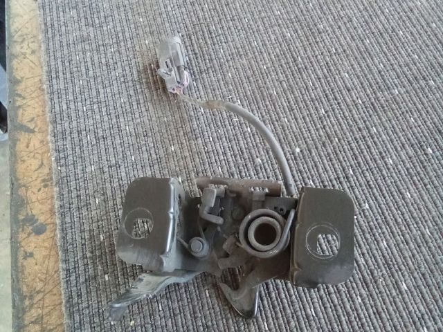 bontott OPEL INSIGNIA B Motorháztető Zárszerkezet