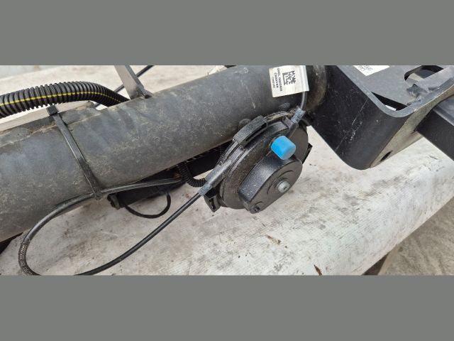 bontott OPEL INSIGNIA B Vonóhorog