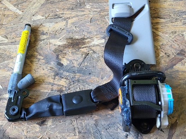 bontott OPEL INSIGNIA Bal első Biztonsági Öv