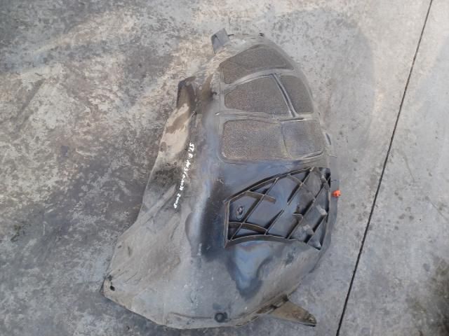 bontott OPEL INSIGNIA Bal első Dobbetét (Kerékjárati, Műanyag)