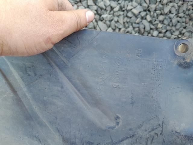 bontott OPEL INSIGNIA Bal első Dobbetét (Kerékjárati, Műanyag)