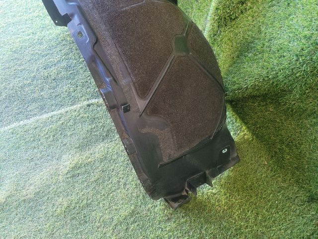 bontott OPEL INSIGNIA Bal első Dobbetét (Kerékjárati, Műanyag)