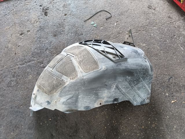 bontott OPEL INSIGNIA Bal első Dobbetét (Kerékjárati, Műanyag)