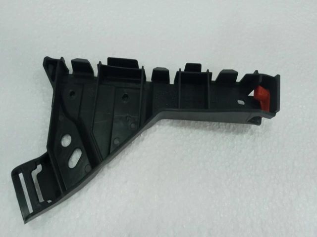 bontott OPEL INSIGNIA Bal első Lökhárító Tartó (Műanyag)