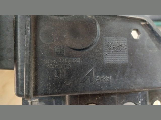 bontott OPEL INSIGNIA Bal Fényszóró Tartó