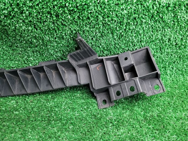 bontott OPEL INSIGNIA Bal Fényszóró Tartó