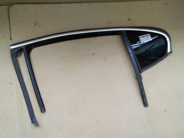 bontott OPEL INSIGNIA Bal hátsó Ablakvezető Gumi