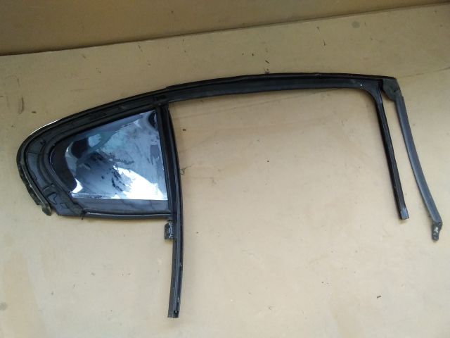 bontott OPEL INSIGNIA Bal hátsó Ablakvezető Gumi