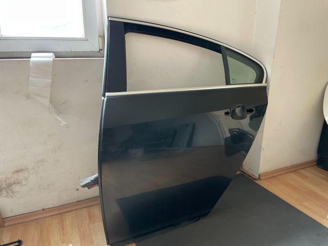 bontott OPEL INSIGNIA Bal hátsó Ajtó (Üres lemez)