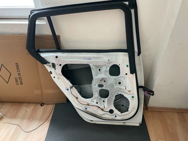 bontott OPEL INSIGNIA Bal hátsó Ajtó (Üres lemez)