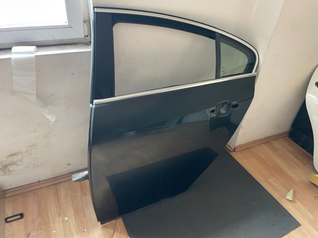 bontott OPEL INSIGNIA Bal hátsó Ajtó (Üres lemez)