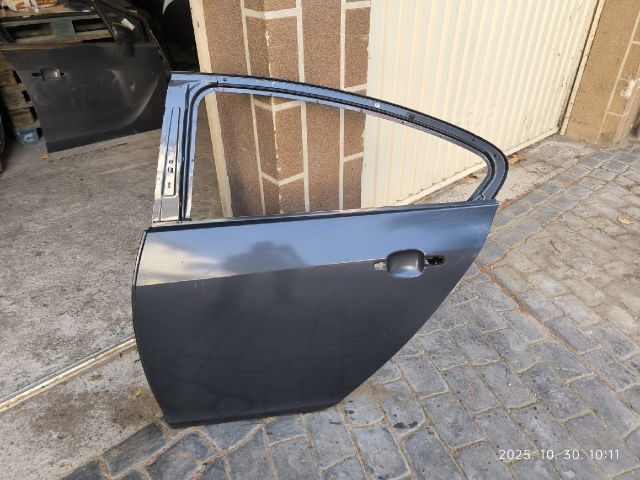 bontott OPEL INSIGNIA Bal hátsó Ajtó (Üres lemez)