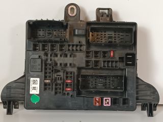 bontott OPEL INSIGNIA Biztosítéktábla Csomagtér