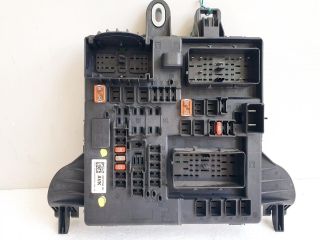 bontott OPEL INSIGNIA Biztosítéktábla Csomagtér