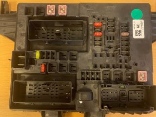 bontott OPEL INSIGNIA Biztosítéktábla Csomagtér