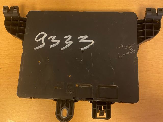 bontott OPEL INSIGNIA Biztosítéktábla Csomagtér