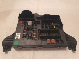 bontott OPEL INSIGNIA Biztosítéktábla Csomagtér