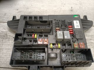 bontott OPEL INSIGNIA Biztosítéktábla Csomagtér