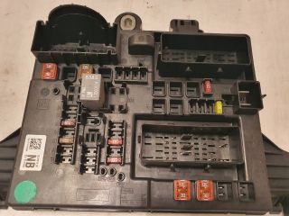 bontott OPEL INSIGNIA Biztosítéktábla Csomagtér