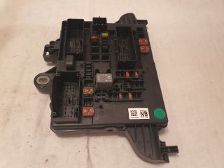 bontott OPEL INSIGNIA Biztosítéktábla Csomagtér