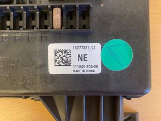 bontott OPEL INSIGNIA Biztosítéktábla Csomagtér