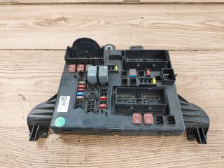 bontott OPEL INSIGNIA Biztosítéktábla Csomagtér