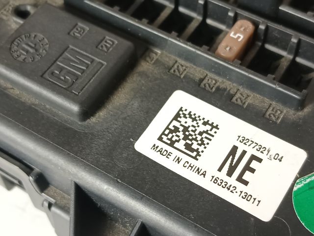 bontott OPEL INSIGNIA Biztosítéktábla Csomagtér