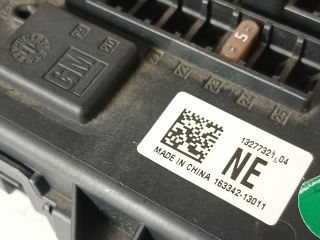 bontott OPEL INSIGNIA Biztosítéktábla Csomagtér