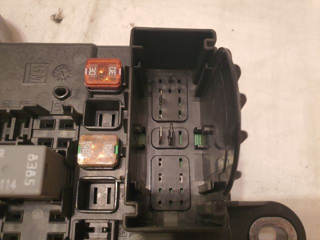 bontott OPEL INSIGNIA Biztosítéktábla Csomagtér