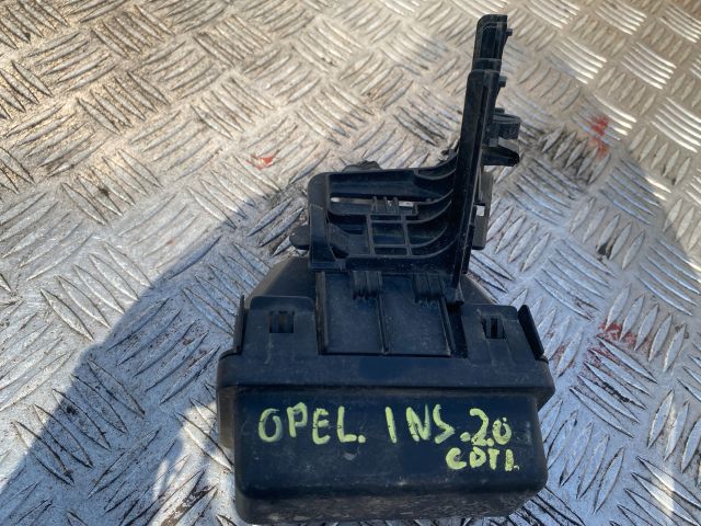 bontott OPEL INSIGNIA Biztosítéktábla Doboz